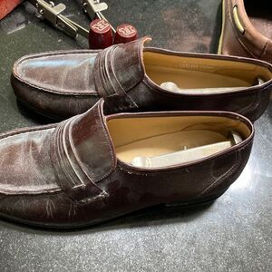 9 1/2 men’s leather brown shoes in great shape Bostonian
